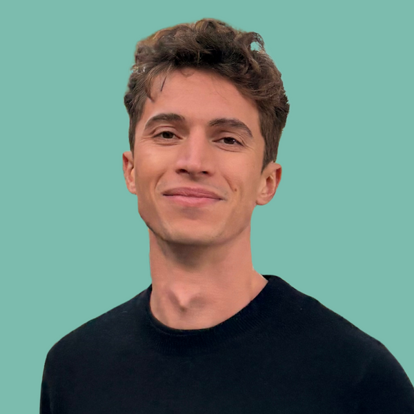 Picture of Olivier O'Neel against a teal background